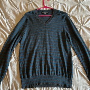 Banana republic long sleeve V neck sweater